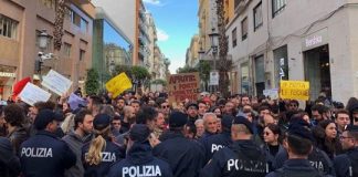 “Liberi di dissentire”. Salerno scende in piazza contro il decreto sicurezza