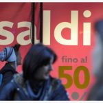 Saldi, domani il via. Universiadi volano per le vendite