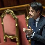 Il Governo ottiene la fiducia al Senato. Ma Conte è un’anatra zoppa