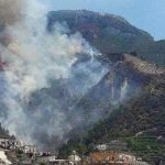 Costiera ancora avvolta dalle fiamme. A Maiori individuato un piromane