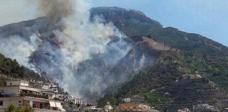 Costiera ancora avvolta dalle fiamme. A Maiori individuato un piromane