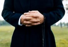 Assolto il sacerdote accusato di abusi sessuali: la vittima sarebbe coinvolta in un traffico illecito di metadone