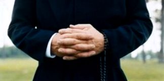 Assolto il sacerdote accusato di abusi sessuali: la vittima sarebbe coinvolta in un traffico illecito di metadone