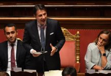 Il governo ottiene la fiducia al Senato. Conte a Salvini: “Arrogante è chi chiede pieni poteri”