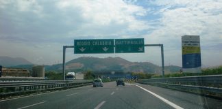 Disinnesco ordigno bellico, domenica chiudono A2 e SS18. I percorsi alternativi