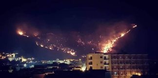 Sarno, l’inferno di fuoco che accentua il rischio idrogeologico
