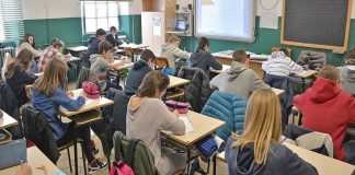 Il Tar di Salerno dichiara l’illegittimità di una classe. Il motivo? Troppi alunni