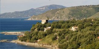 Turismo, verso la ripartenza: vaccini e green pass per salvare la bella stagione