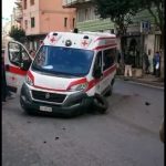 Ambulanza perde il controllo, paura a Pastena