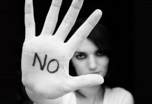 Violenza sulle donne: ecco a chi possono rivolgersi le vittime per chiedere aiuto