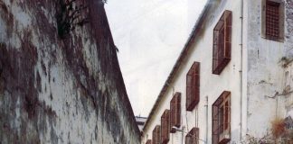 Edifici Mondo, l’abbandono e le promesse. Lambiase smentisce il Comune