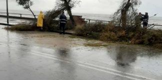 Maltempo, Salerno allagata e scuole ancora chiuse