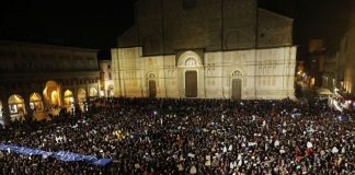 L’alba rossa di una nuova marea