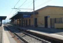 Angri, studente travolto da un treno: è grave