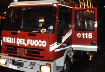 Laviano, fiamme nel prefabbricato. Anziano muore carbonizzato