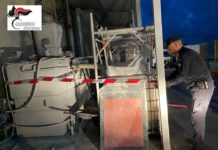 Polla, colorificio sversava rifiuti nel Tanagro. Forestale sequestra impianti