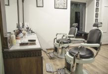 Campania arancione, l’ordinanza: cambiano gli orari dei negozi, potenziato il trasporto pubblico