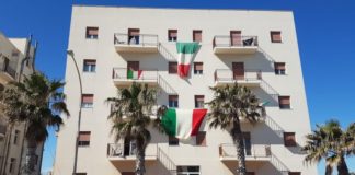 Fra guardoni e trasgressori, il collasso della civiltà