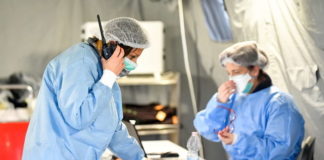 La Campania in attesa del picco: trend stabile ma più giovani contagiati