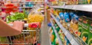 Vola il cibo low-cost, è corsa al discount. Commercio, bene la telefonia