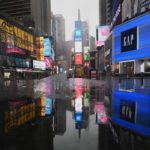 Lockdown. L’uomo conta i morti, la primavera se la ride