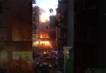 VIDEO – Paura in via Mobilio, fiamme nel deposito del “Sole365”