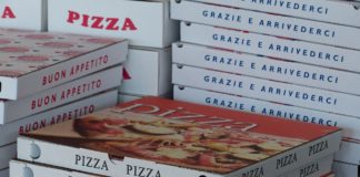 Ristorazione, riprendono le consegne a domicilio. Riaprono cartolerie e librerie