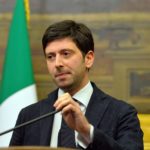 A maggio torna la zona gialla. Speranza: “In arrivo 50 mln di dosi, richiami anche dopo 42 giorni”