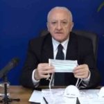 De Luca: “Presto riapriremo stabilimenti balneari, B&B e palestre”