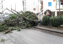 Maltempo e tromba d’aria a Salerno: danni a Torrione