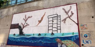 “La Tomba del Tuffatore 2.0”, quando l’arte si fa denuncia sociale