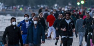 De Luca al Prefetto: “Un piano contro gli assembramenti”. Dal Viminale: “Chiudere aree pubbliche”