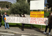 Protesta all’Ospedale di Salerno. Cittadini, medici e infermieri in presidio