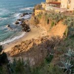 Palinuro, crolla il costone roccioso della spiaggia Ficocella. Si attendeva intervento della Regione