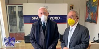 Vaccini, De Luca contro Governo e commissario: “In Campania non procederemo per fasce d’età”