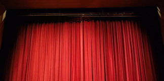 Teatri chiusi: “Un Paese senza cultura è un Paese morto”