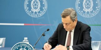 Scuola, Green Pass e turisti: cosa cambia con il nuovo decreto legge