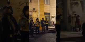 La piazza arcobaleno di Salerno: “Compromesso modo per allungare il funerale di una legge nata già morta”